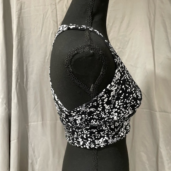 lululemon athletica Black and White Sports Bra - Picture 5 of 8